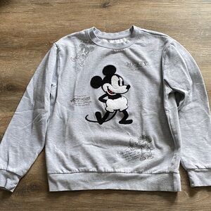 Disney Light Gray & Black Mickey Mouse Women's Crewneck Sweatshirt